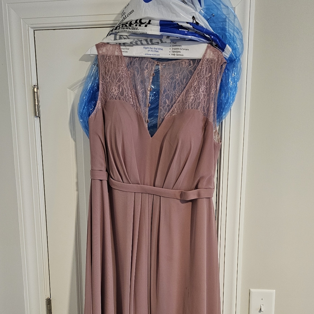 Azazie Vintage Mauve Bridesmaids / MOB or MOG dress, size 18.   Dry-cleaned